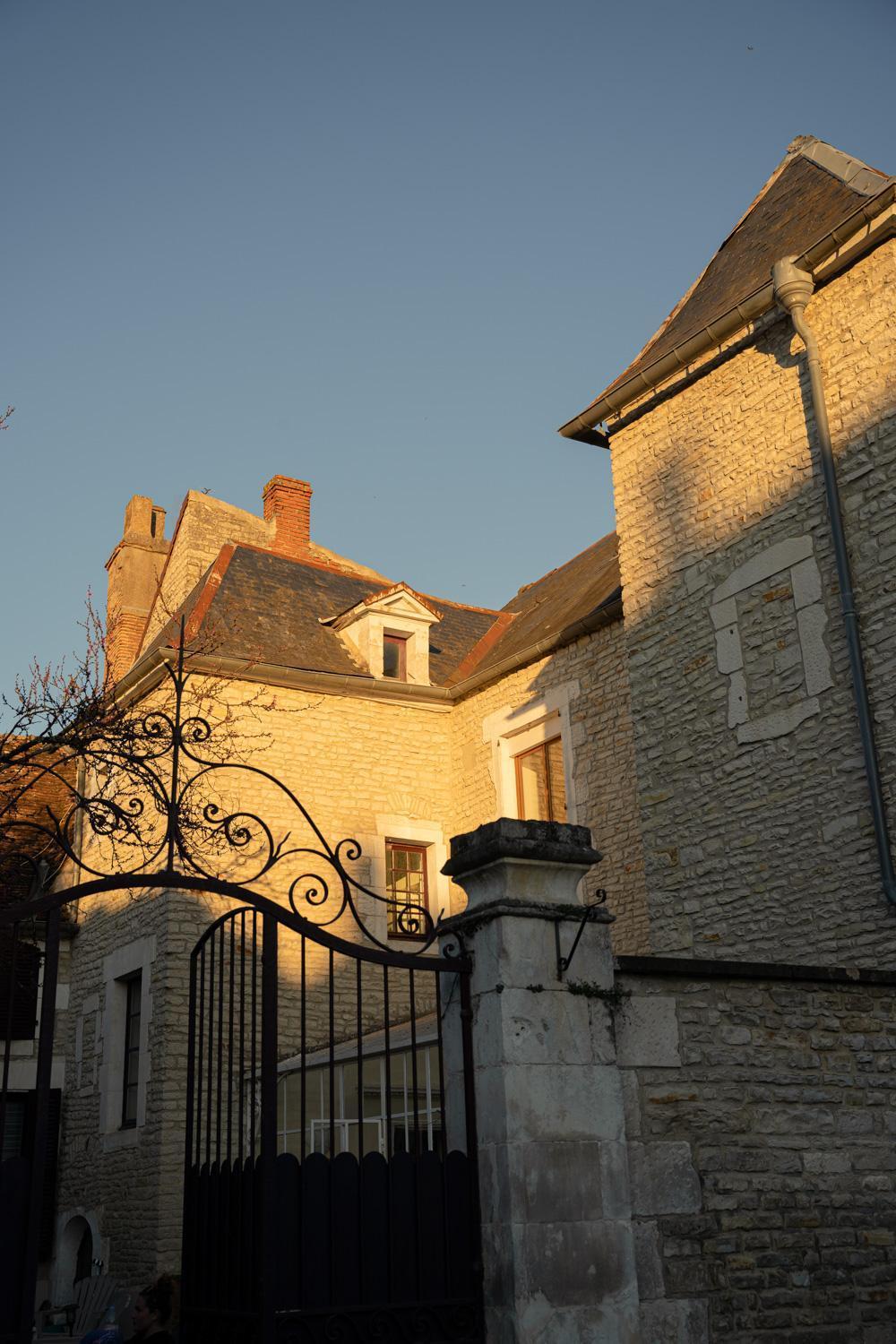 L'Escapade Place Voltaire Vermenton Exterior photo